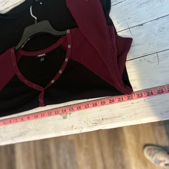 Torrid Size 1 Waffle V-Neck Henley Raglan Long Sleeve
Tee - Picture 7 of 8